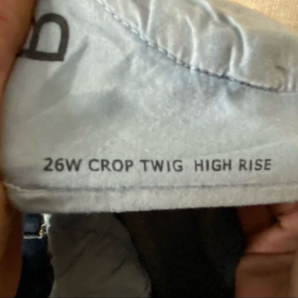 BDG Crop Twig High Rise Jeans W26 Distressed - Picture 8 of 8